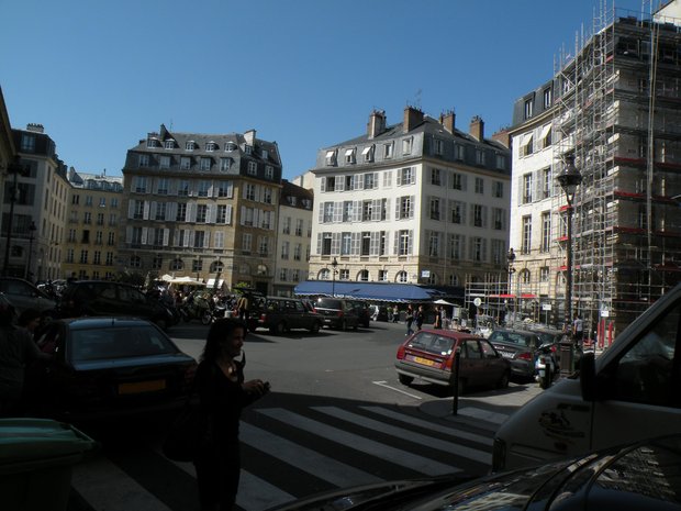  la place de l'Odéon, en forme de demi-lune